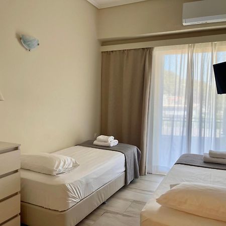Helen Hotel Poros Town Exterior photo