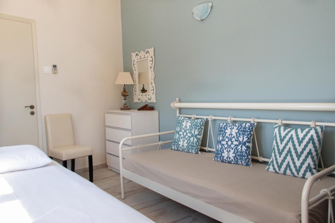 Helen Hotel Poros Town Exterior photo