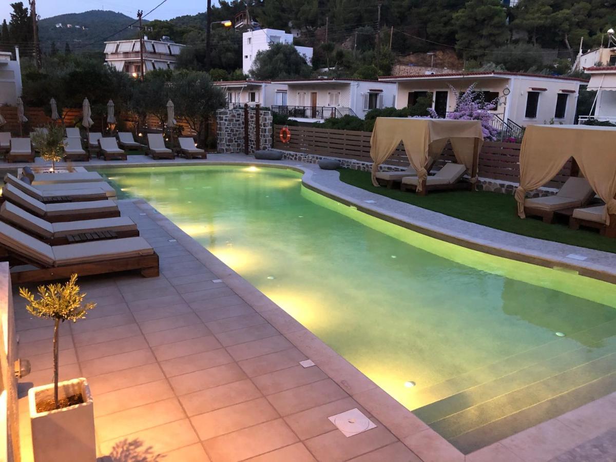 Helen Hotel Poros Town Exterior photo