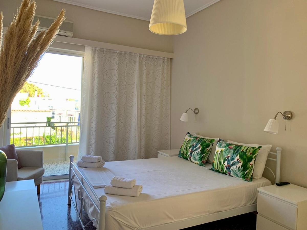 Helen Hotel Poros Town Exterior photo
