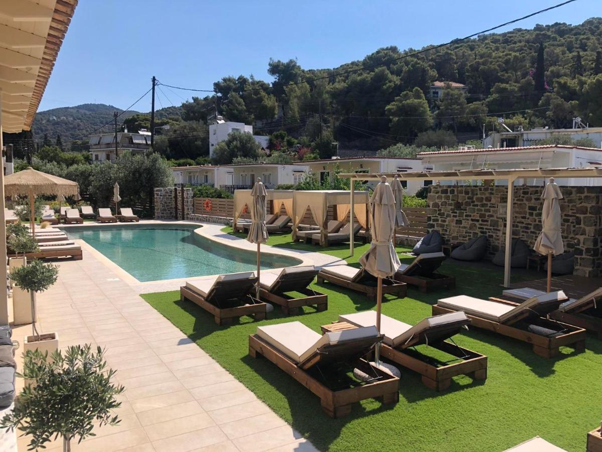 Helen Hotel Poros Town Exterior photo