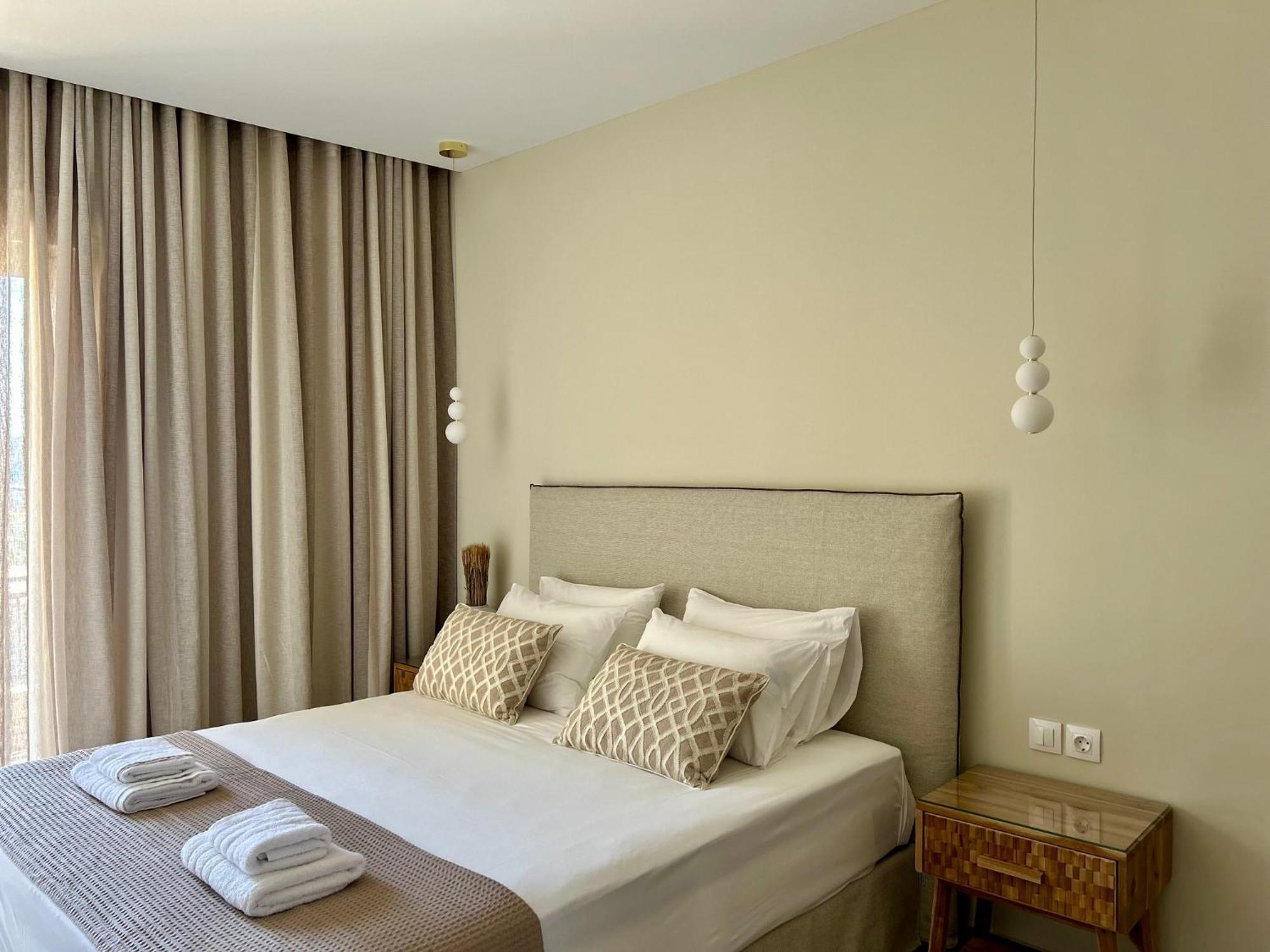 Helen Hotel Poros Town Exterior photo