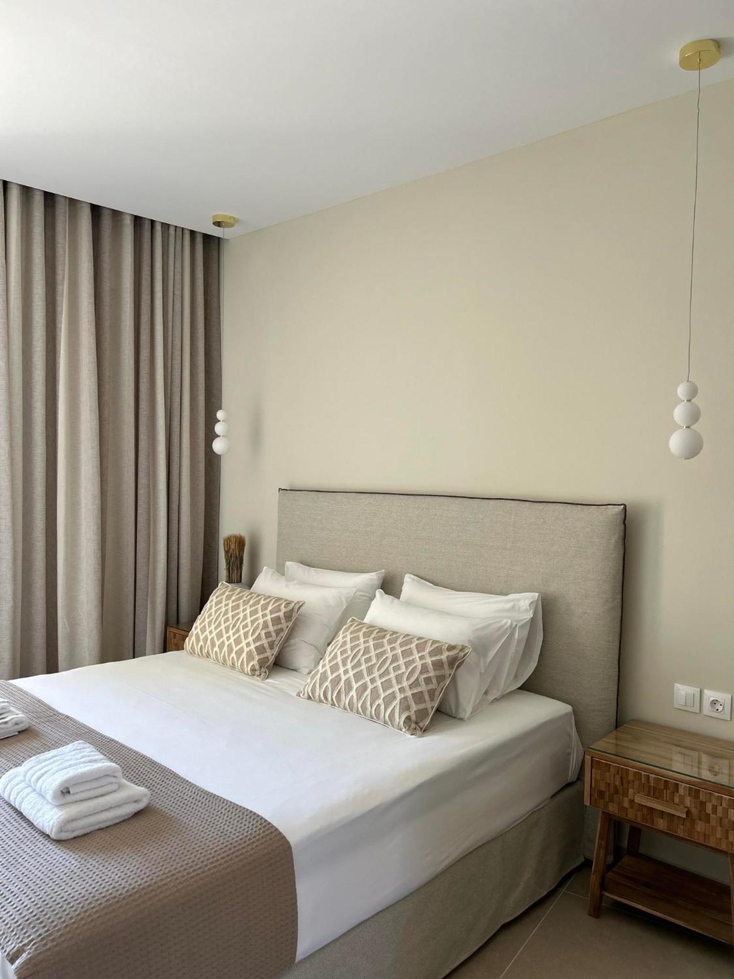 Helen Hotel Poros Town Exterior photo