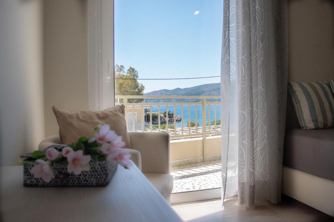 Helen Hotel Poros Town Exterior photo